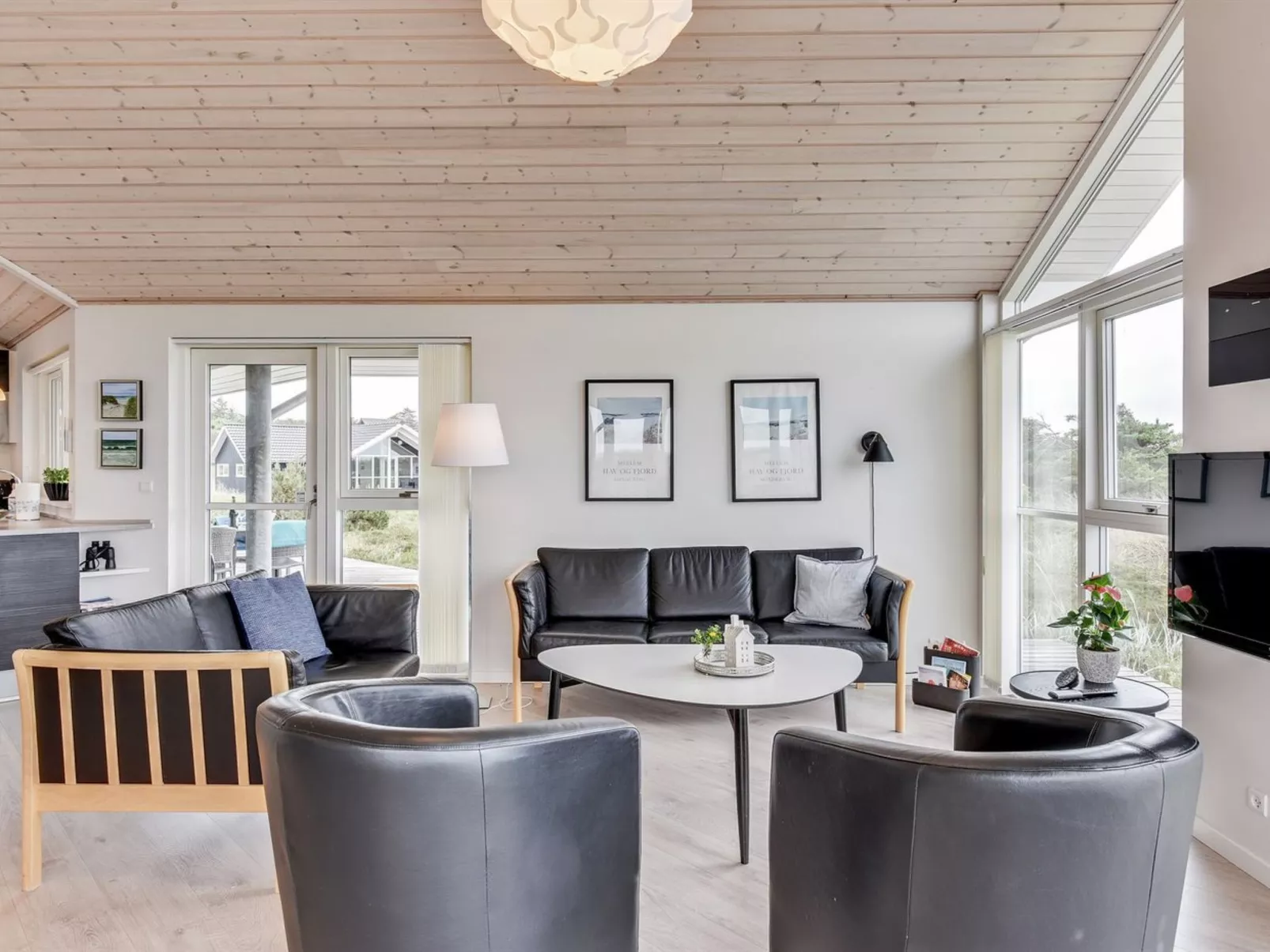 "Luzia" - 1.2km from the sea-Dedans