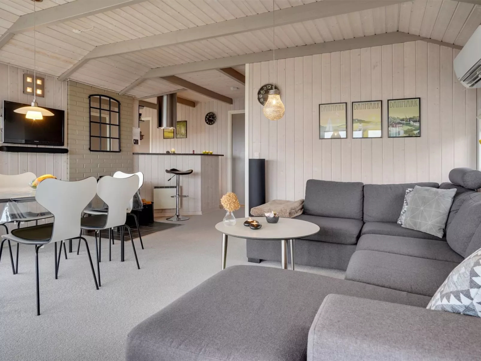 "Ebbeline" - 150m from the sea-Dedans