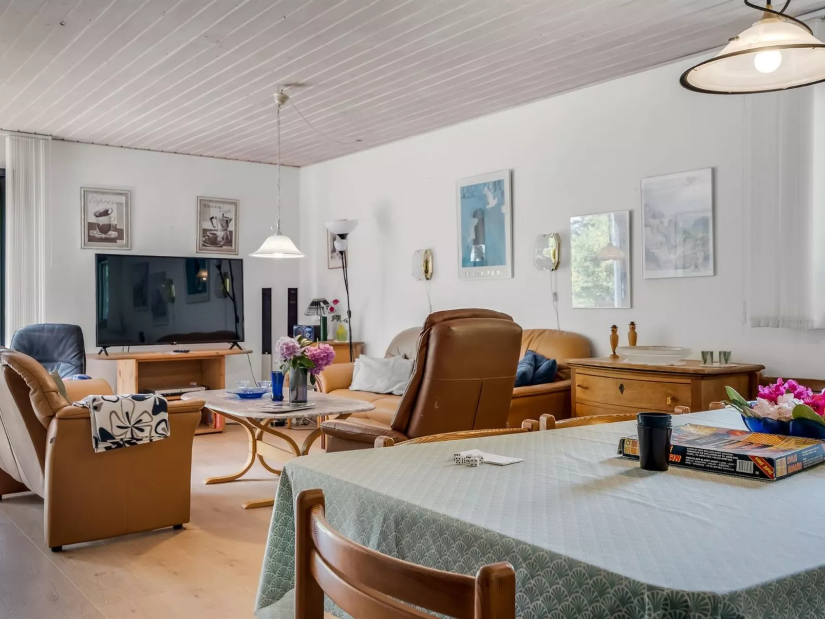 "Anine" - 200m to the fjord-Inside