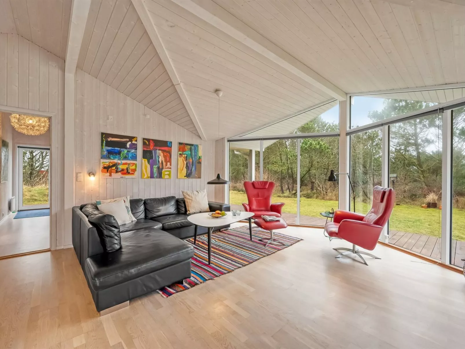 "Helen" - 500m to the fjord-Inside