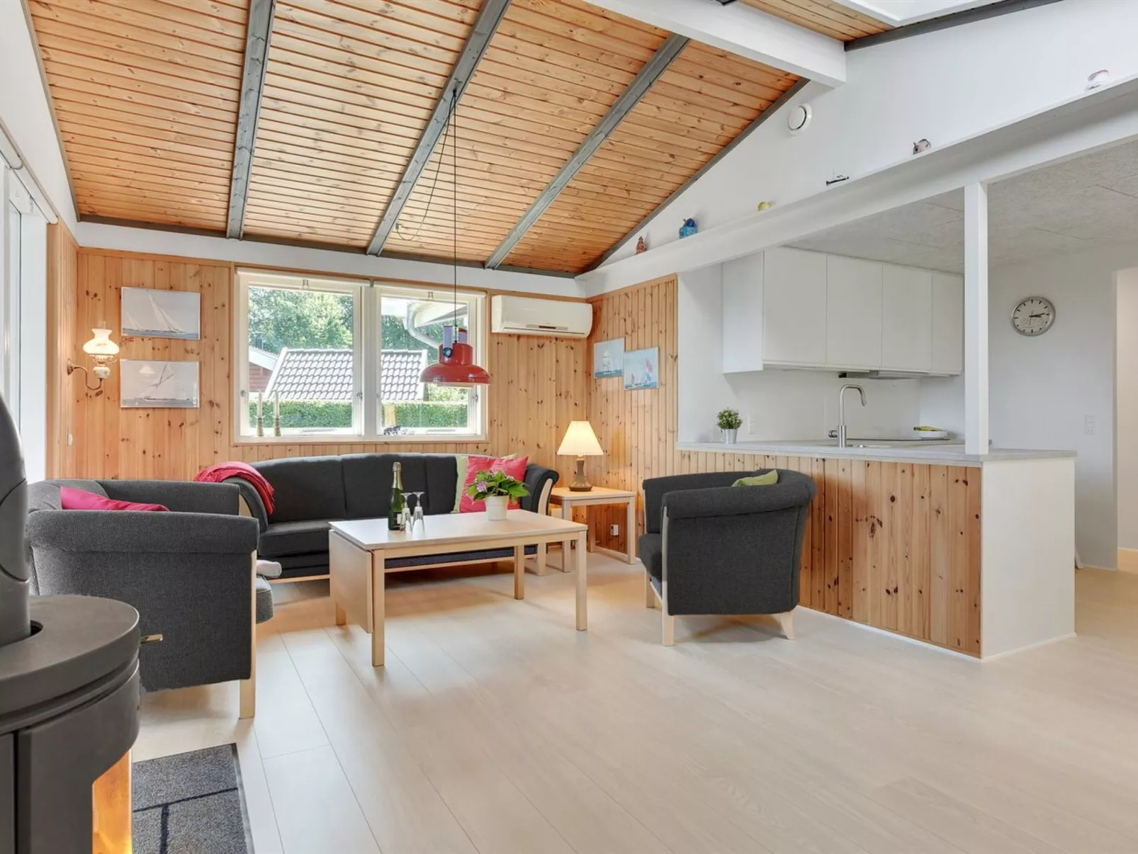 "Eriksine" - 150m from the sea-Inside