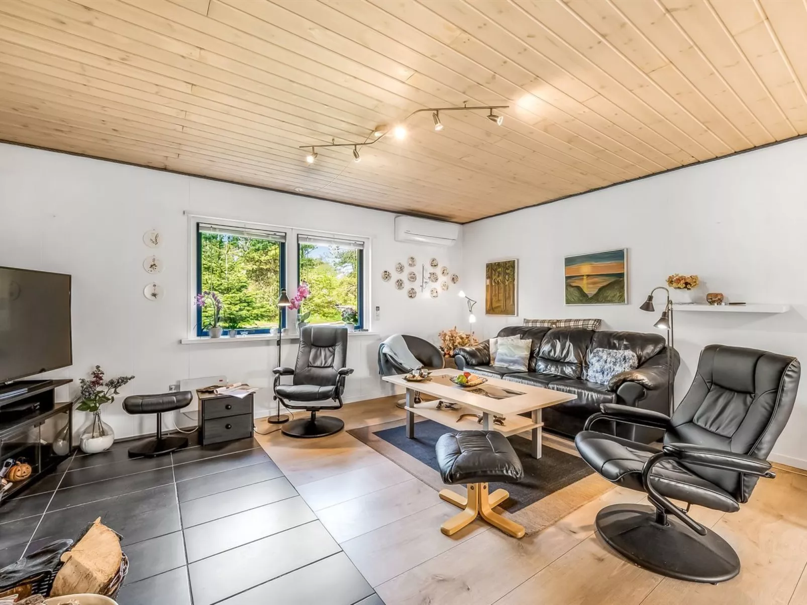 "Marillia" - 2km from the sea-Inside