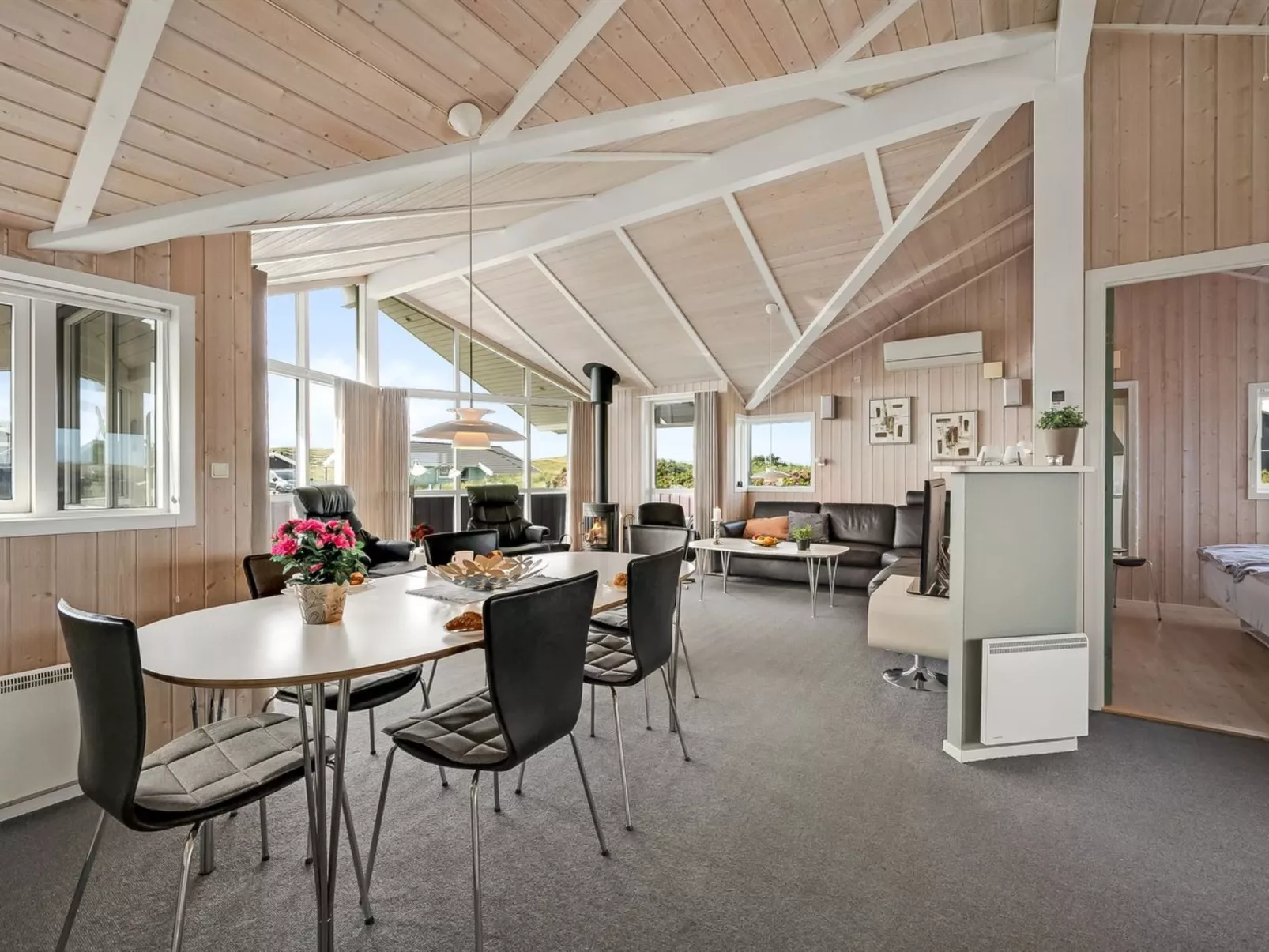 "Thrugot" -  from the sea-Dedans