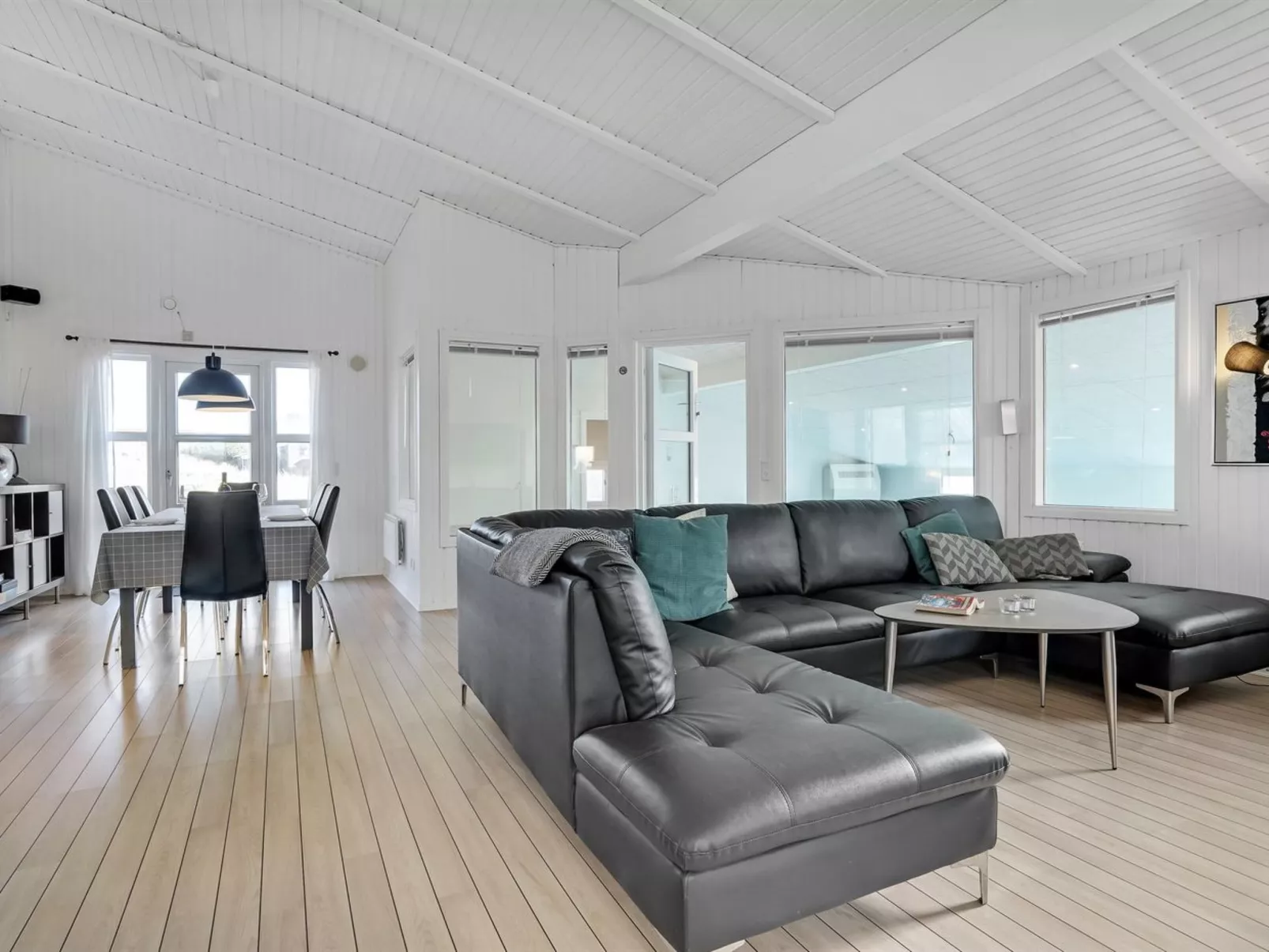 "Saku" - 495m to the fjord-Drinnen