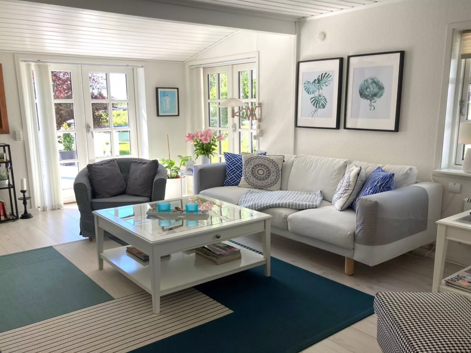 "Jeip" - 400m to the fjord-Dedans