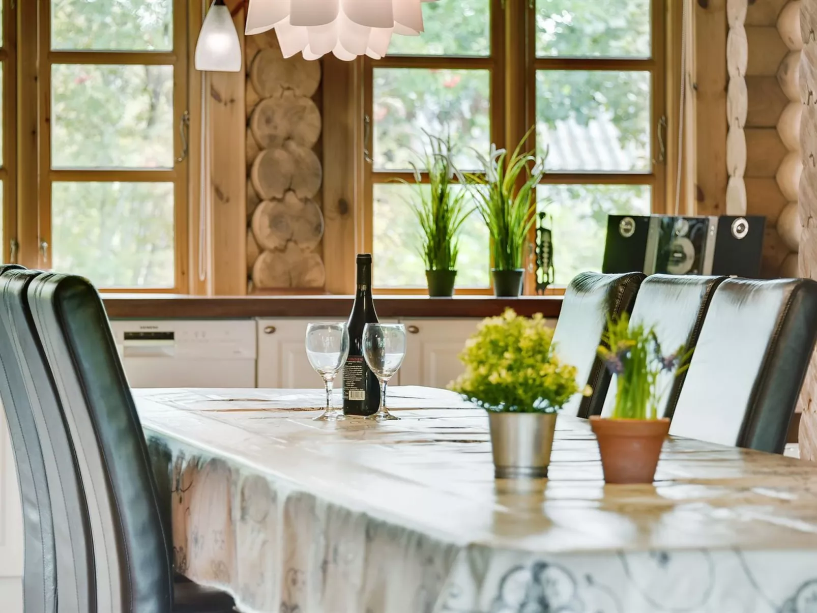 "Frederica" - 30km from the sea-Drinnen