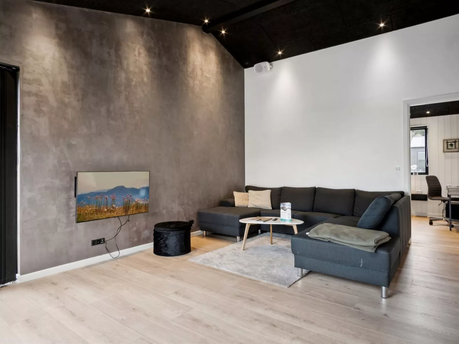 "Jul" - 300m from the sea-Inside