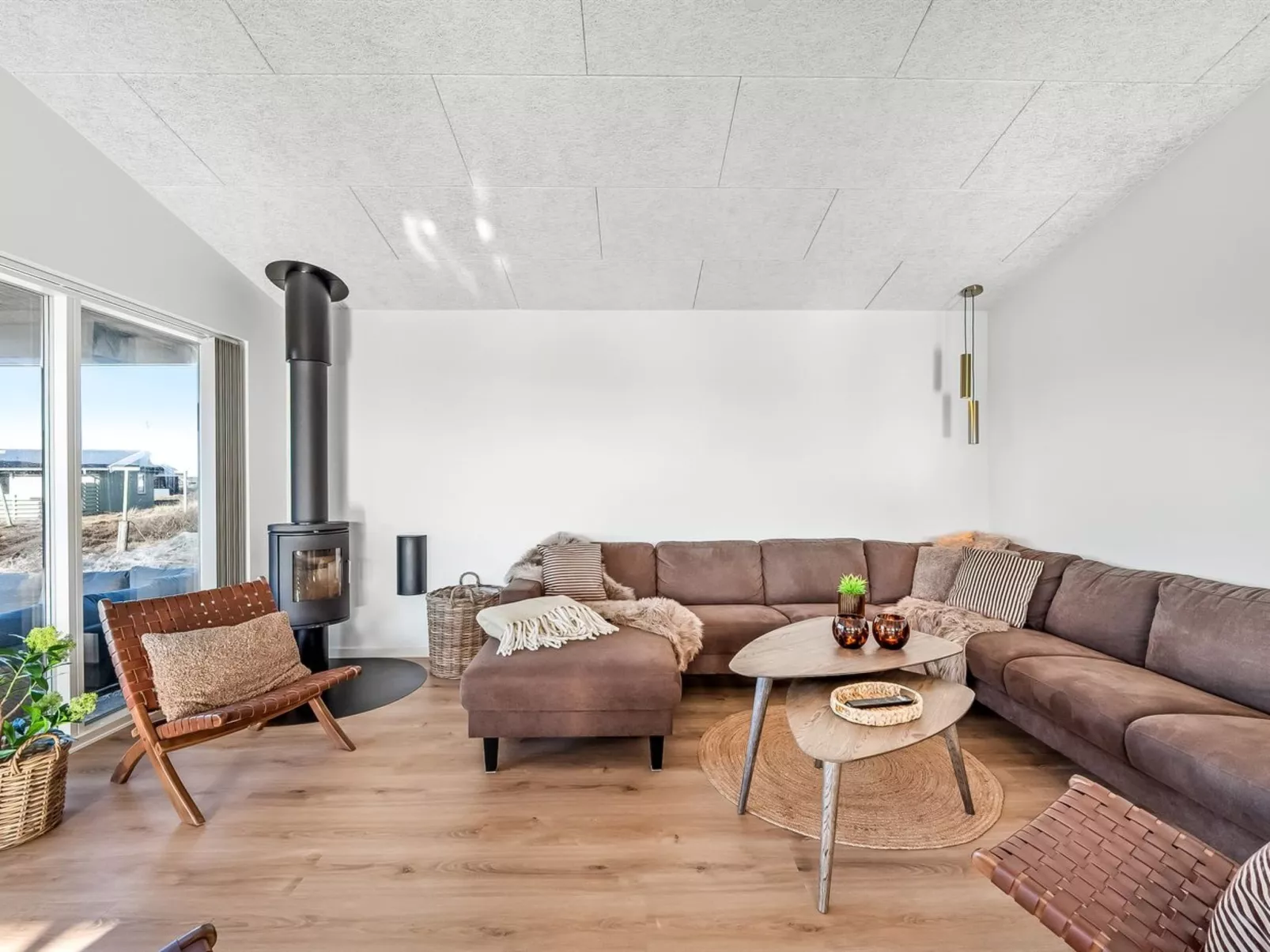 "Waldar" -  from the sea-Inside