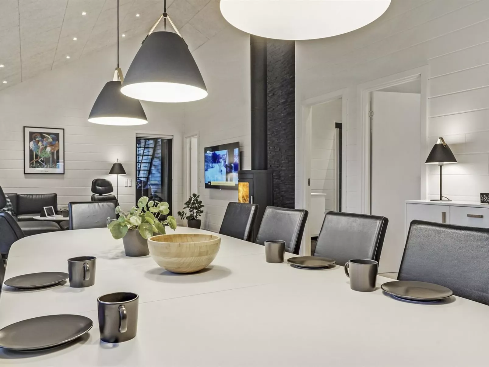 "Jonne" - 200m to the fjord-Drinnen