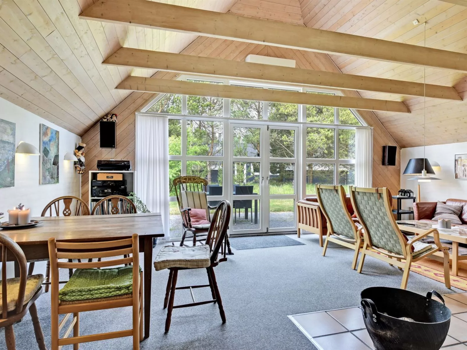 "Hunno" - 3km from the sea-Inside