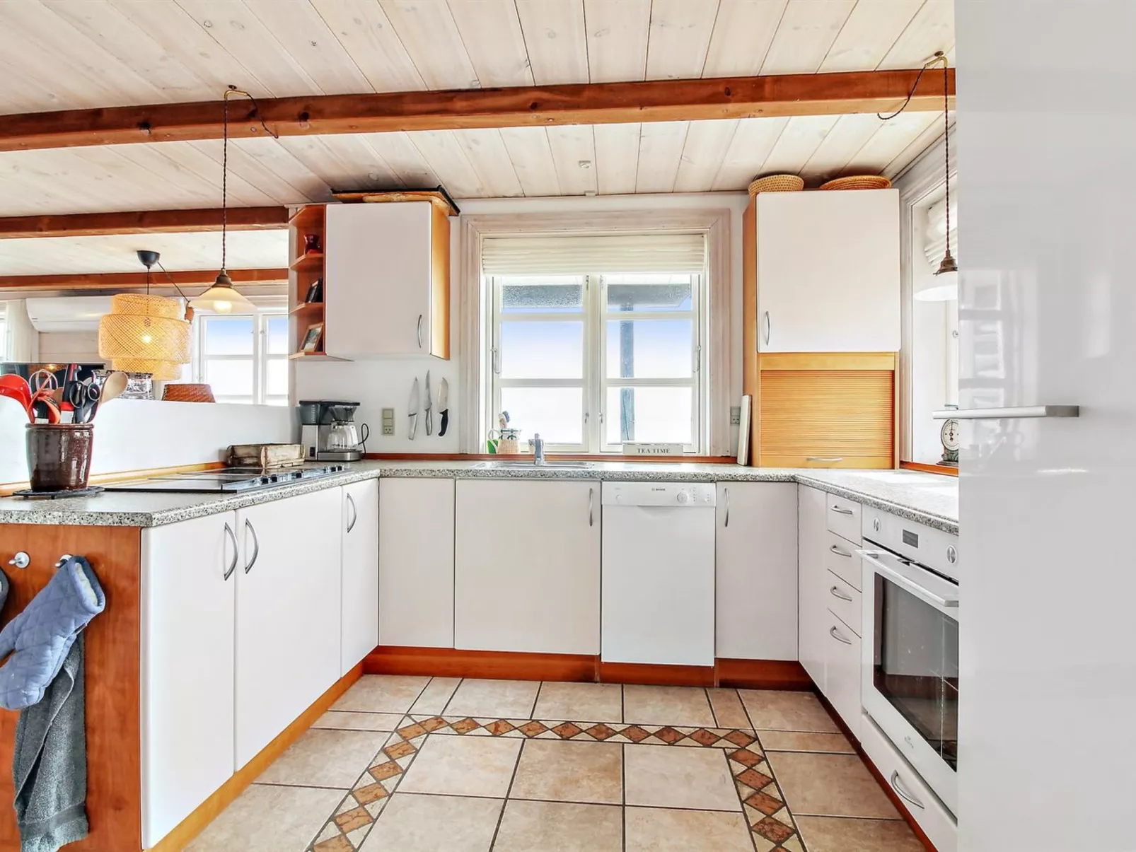 "Sander" - 10m to the fjord-Drinnen