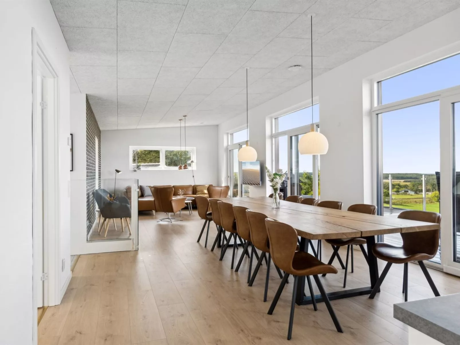 "Ann" - 1.3km from the sea-Dedans