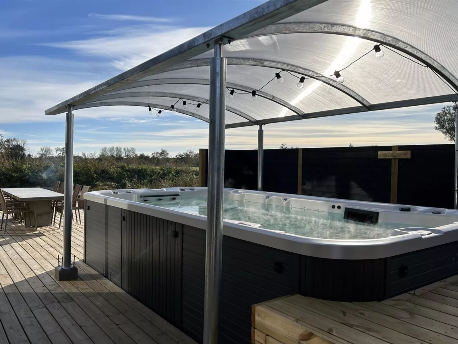 "Grep" - 800m from the sea-Drinnen