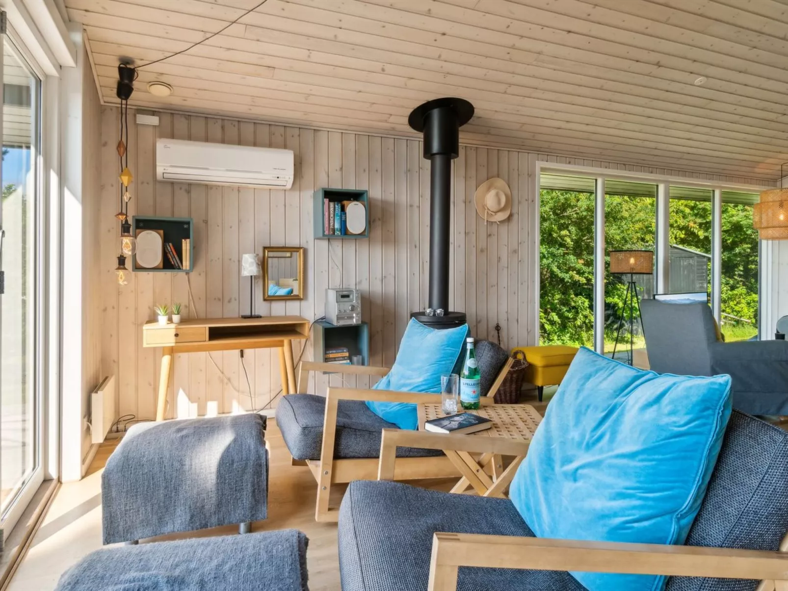 "Stygg" - 400m from the sea-Inside