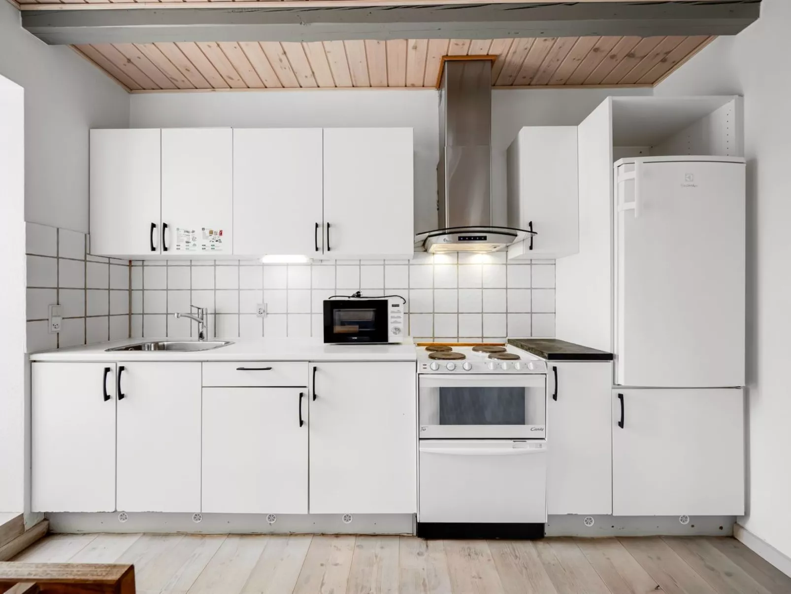 "Nafne" - 1.2km from the sea-Dedans