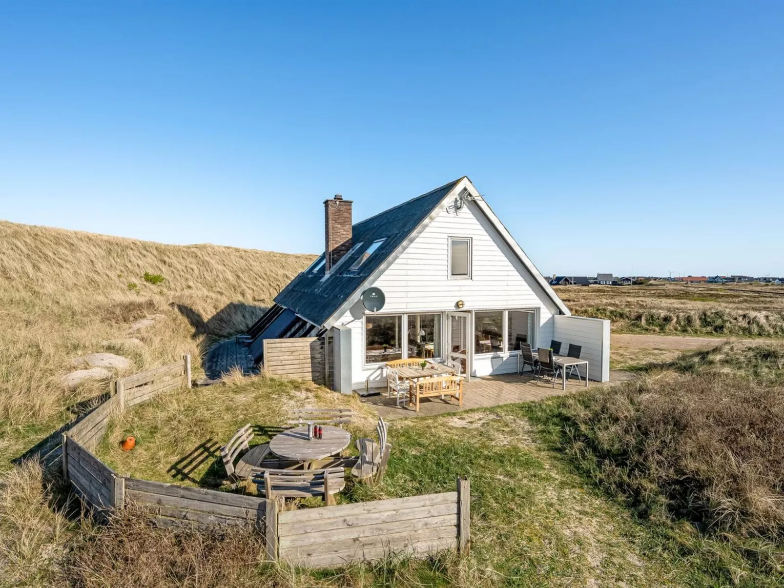 "Kurt" - 75m from the sea-Draußen