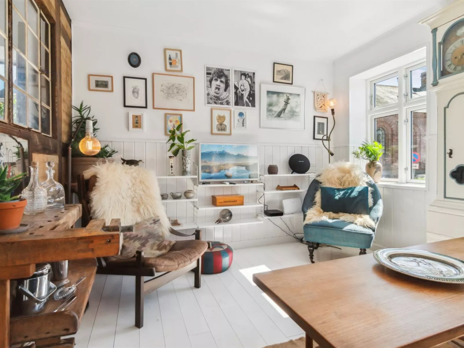 "Hebba" - 125m from the sea-Drinnen