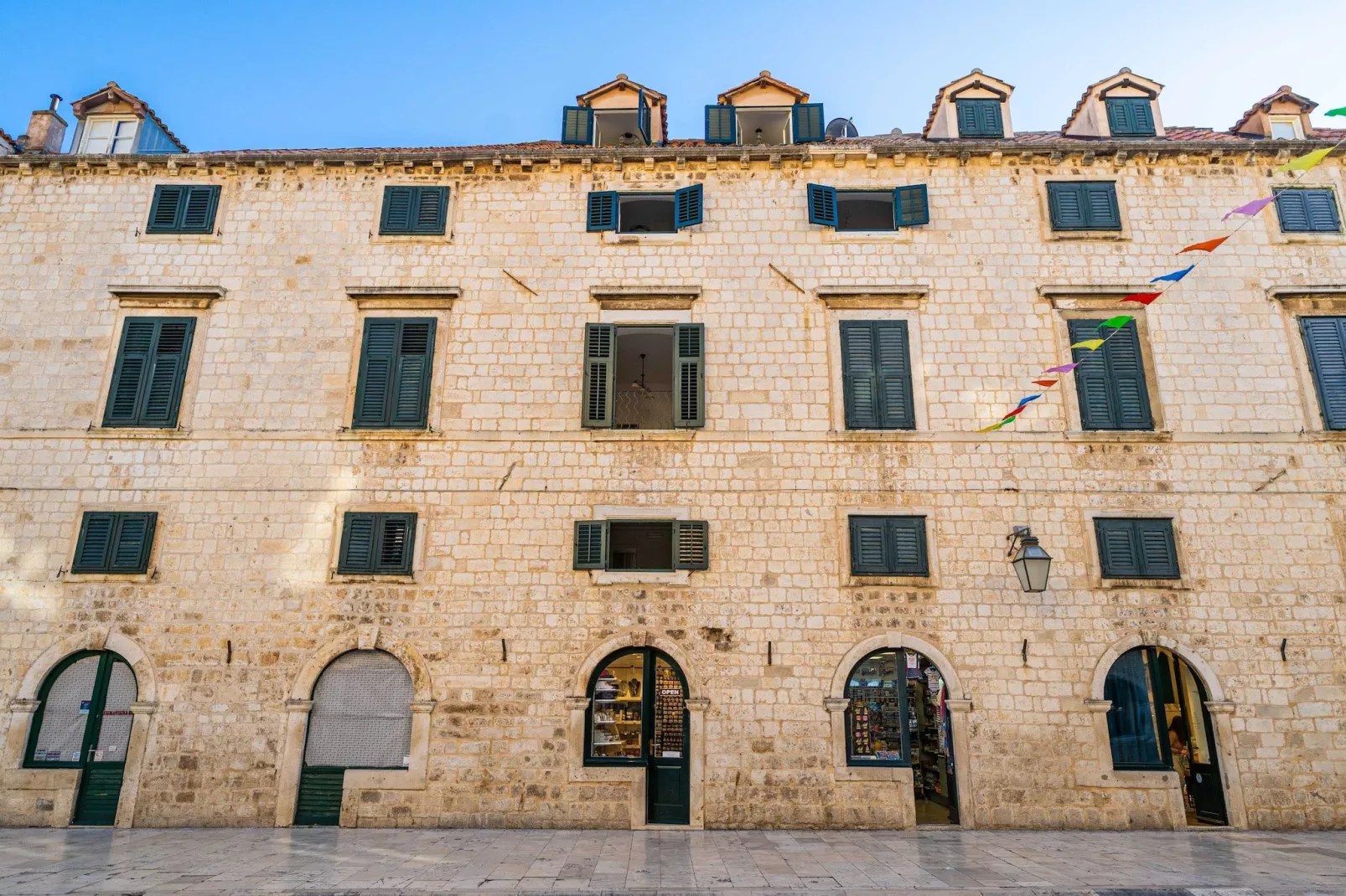 Guest House Lumin - Twin Room with City View (Third Floor) (BR3)-Outdoor