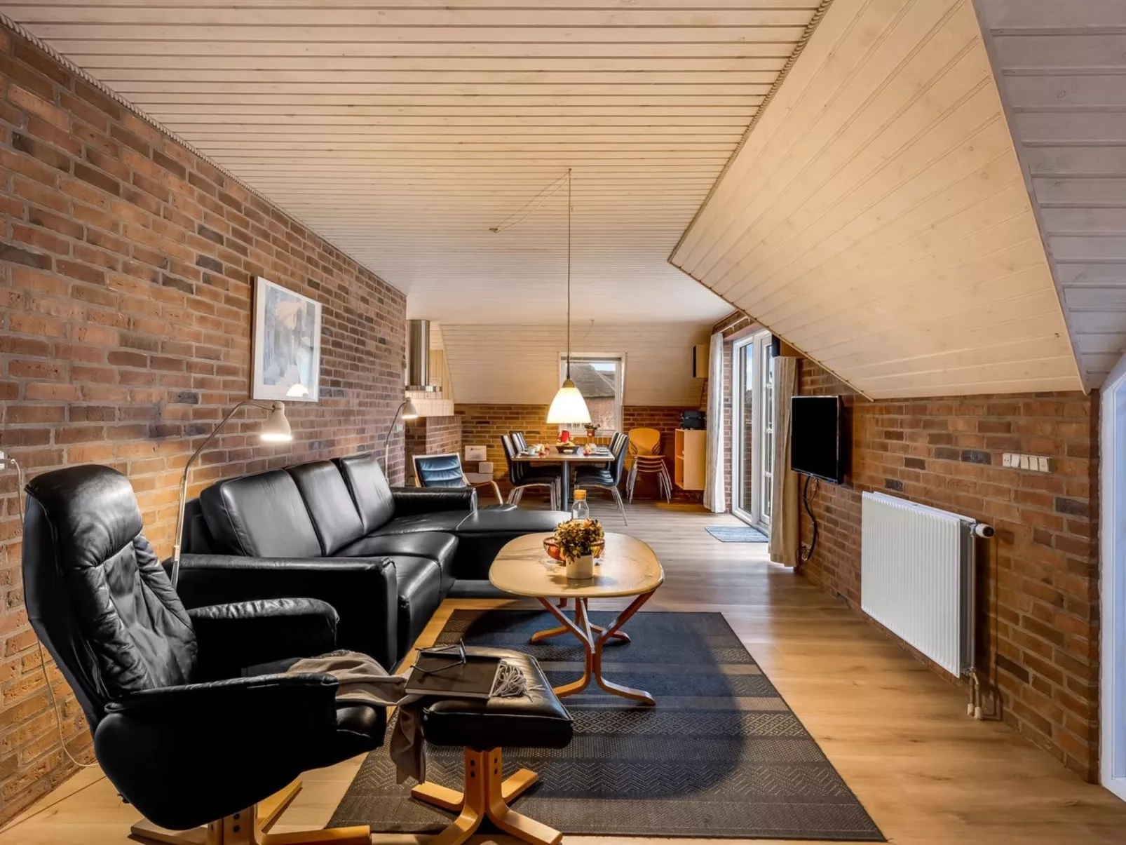 "Hunved" -  from the sea-Dedans