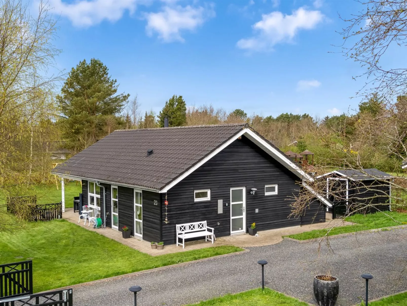 "Maunu" -  from the sea-Dehors