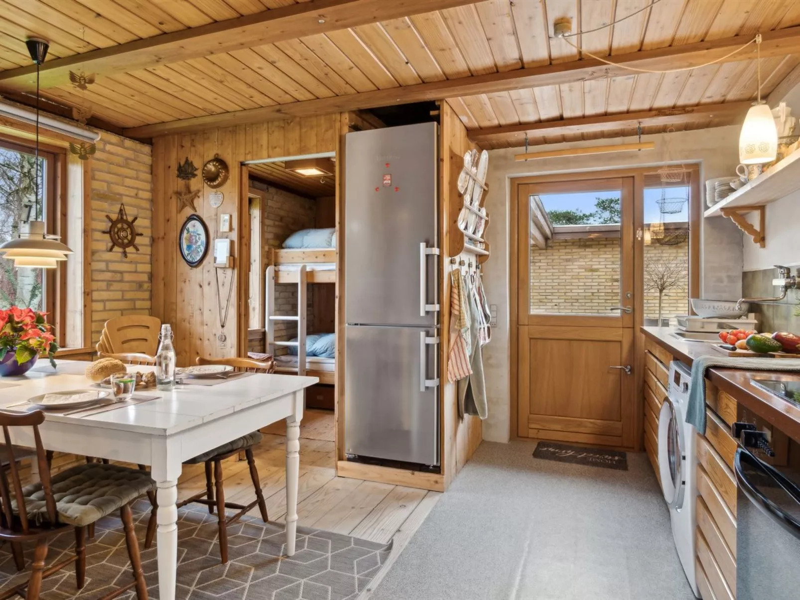 "Svanborg" - 40m from the sea-Inside