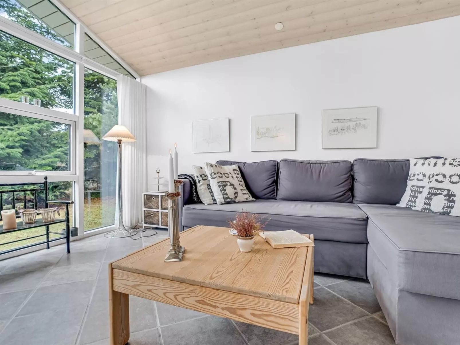 "Oddi" - 500m from the sea-Inside