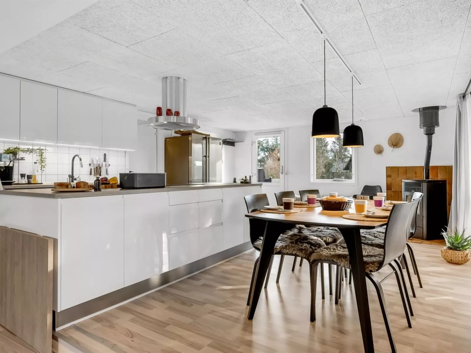 "Tiina" - 500m to the fjord-Inside