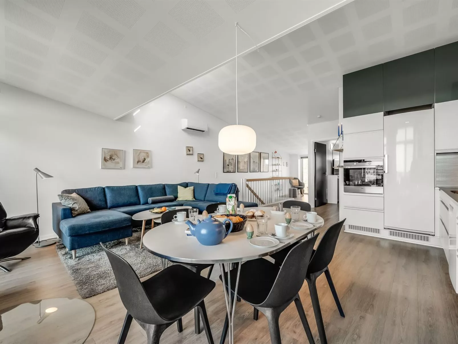 "Gustav" - 100m to the fjord-Dedans