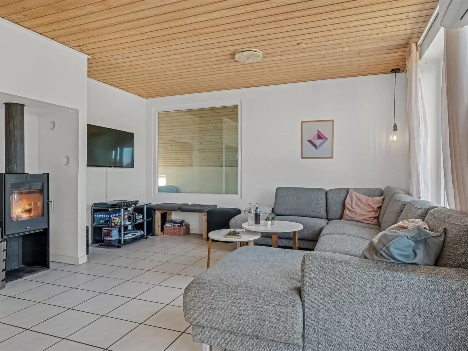 "Nikolce" - 300m to the fjord-Drinnen