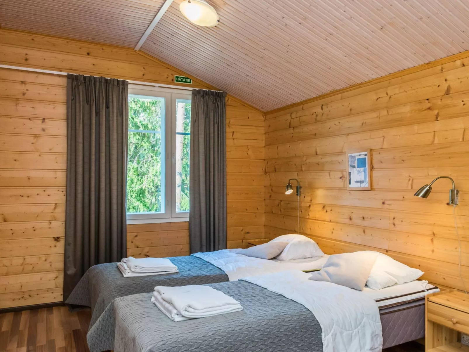 Kartanohuvila-Inside