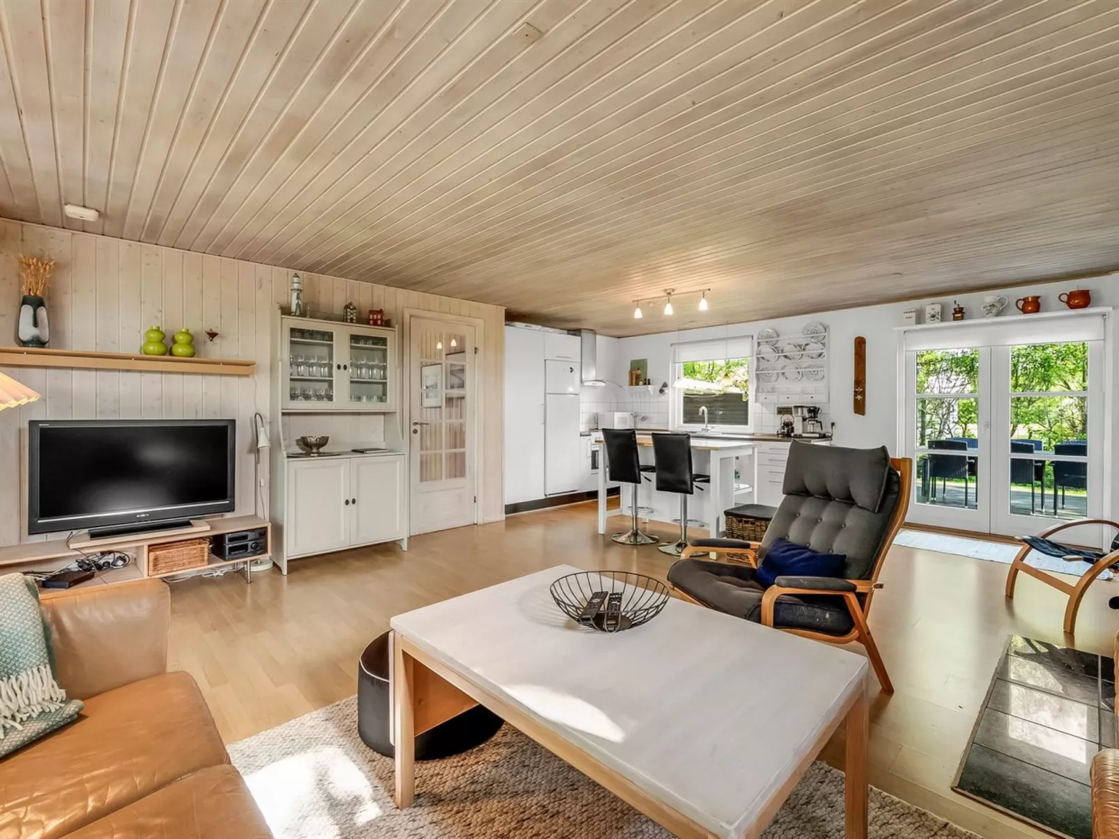 "Fido" - 500m to the fjord-Inside