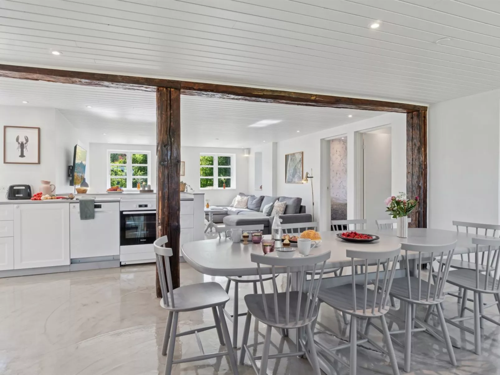 "Thrym" - 2.5km from the sea-Inside