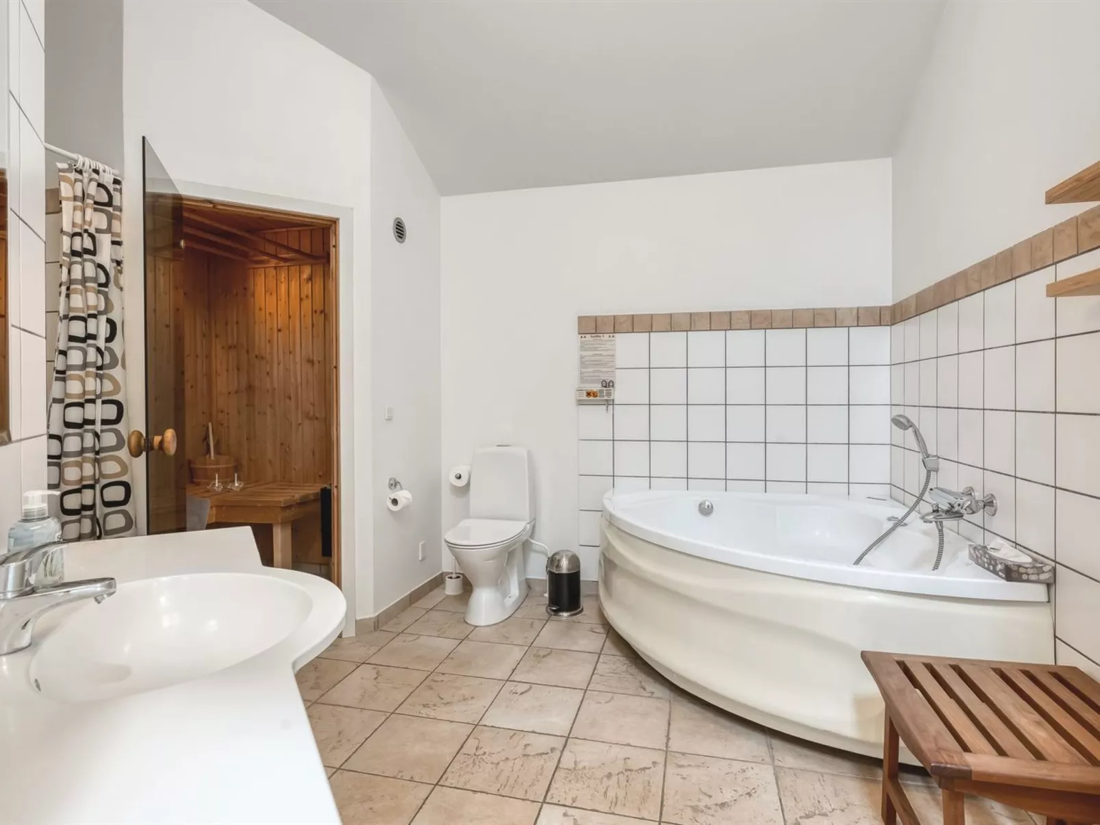 "Era" - 100m from the sea-Inside