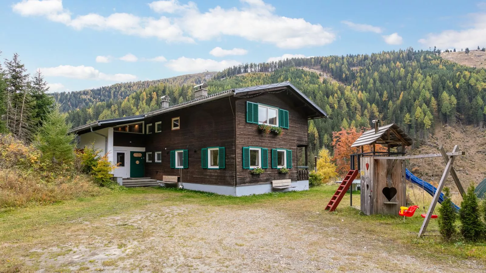 Carmaliva-Exterior in summer