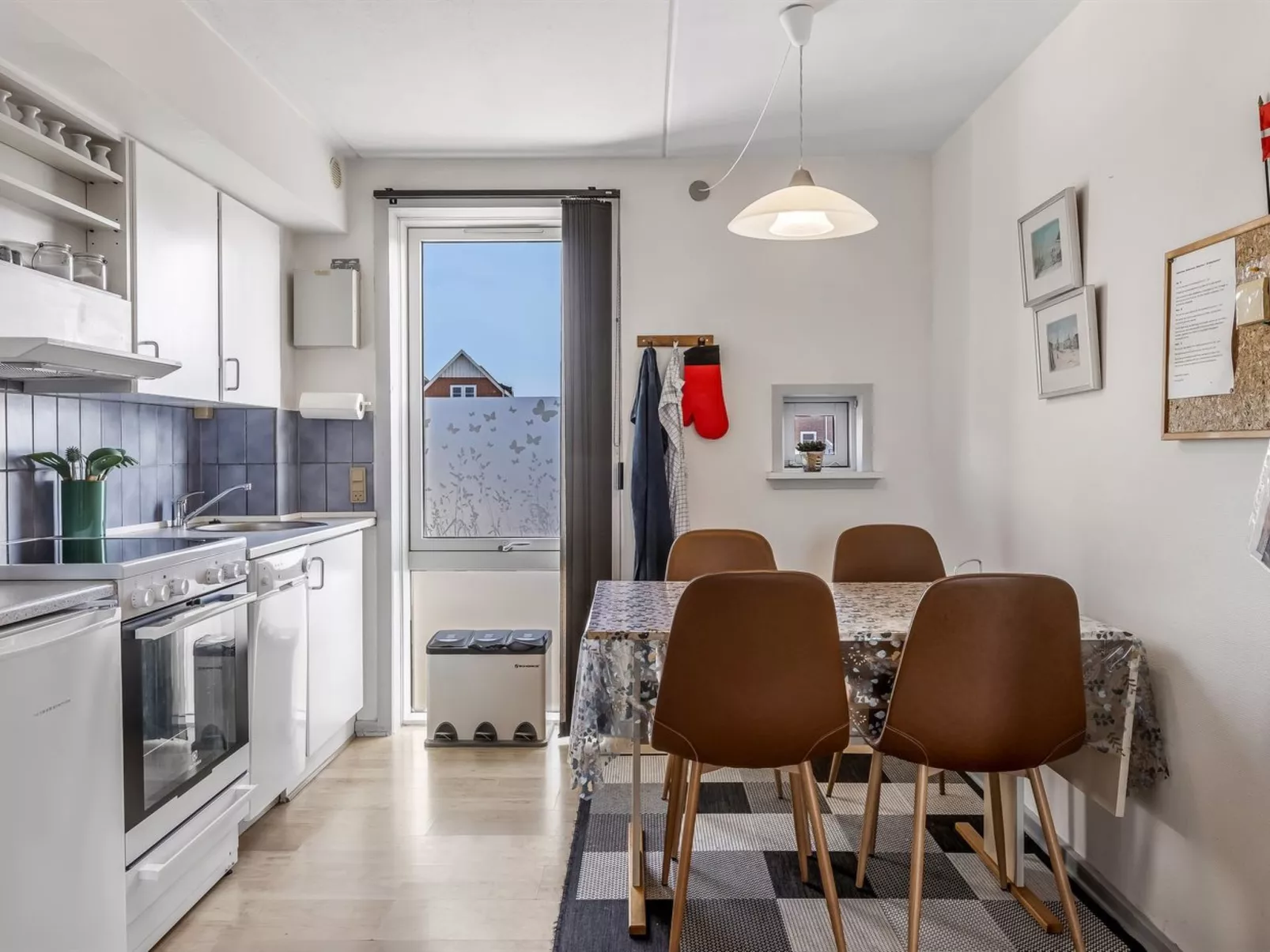 "Steffan" - 2.3km from the sea-Drinnen