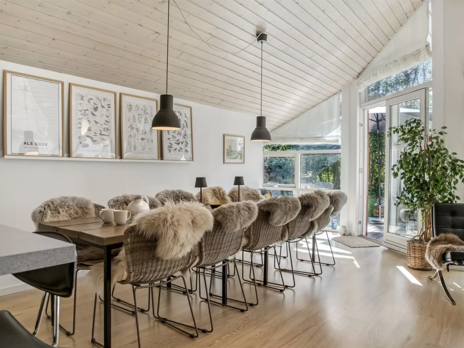 "Swarthofthi" - 340m to the fjord-Dedans