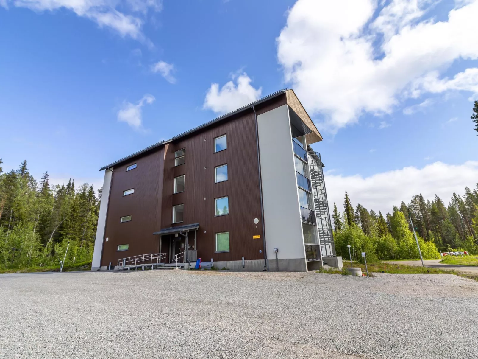 Aurinkorinne 1 as 24-Inside