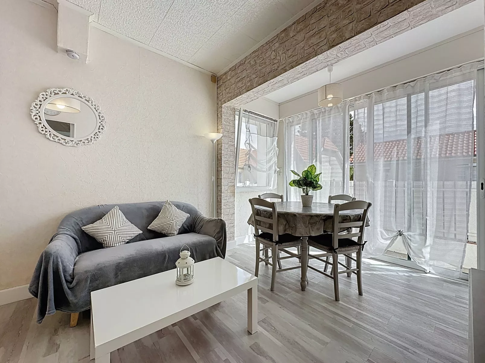 Les Coquillages-Inside