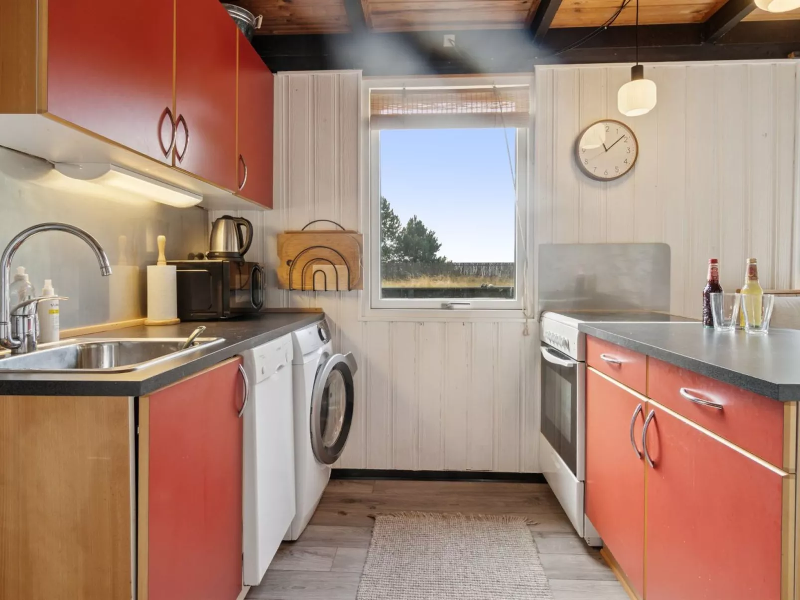 "Joon" - 100m from the sea-Drinnen