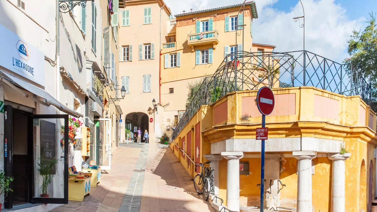 Chez Gabrielle-Areas within 1km in summer