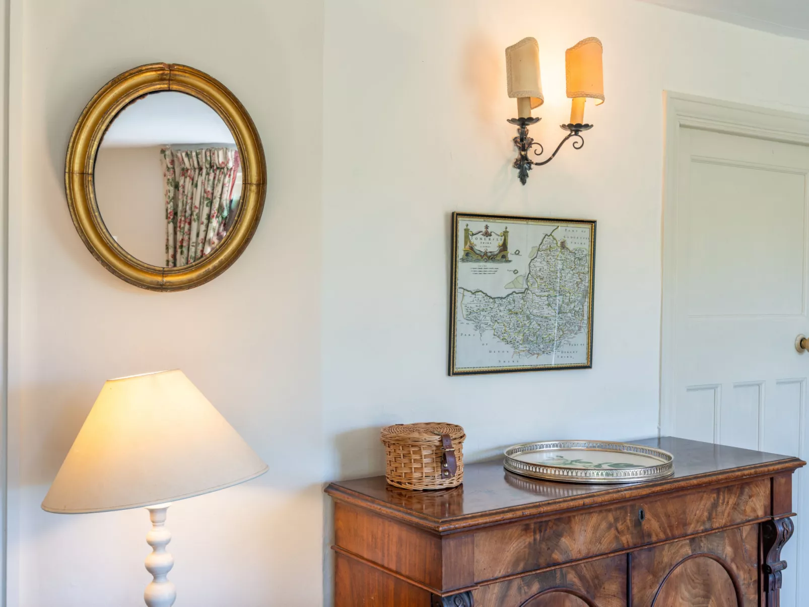 Valley Cottage-Dedans