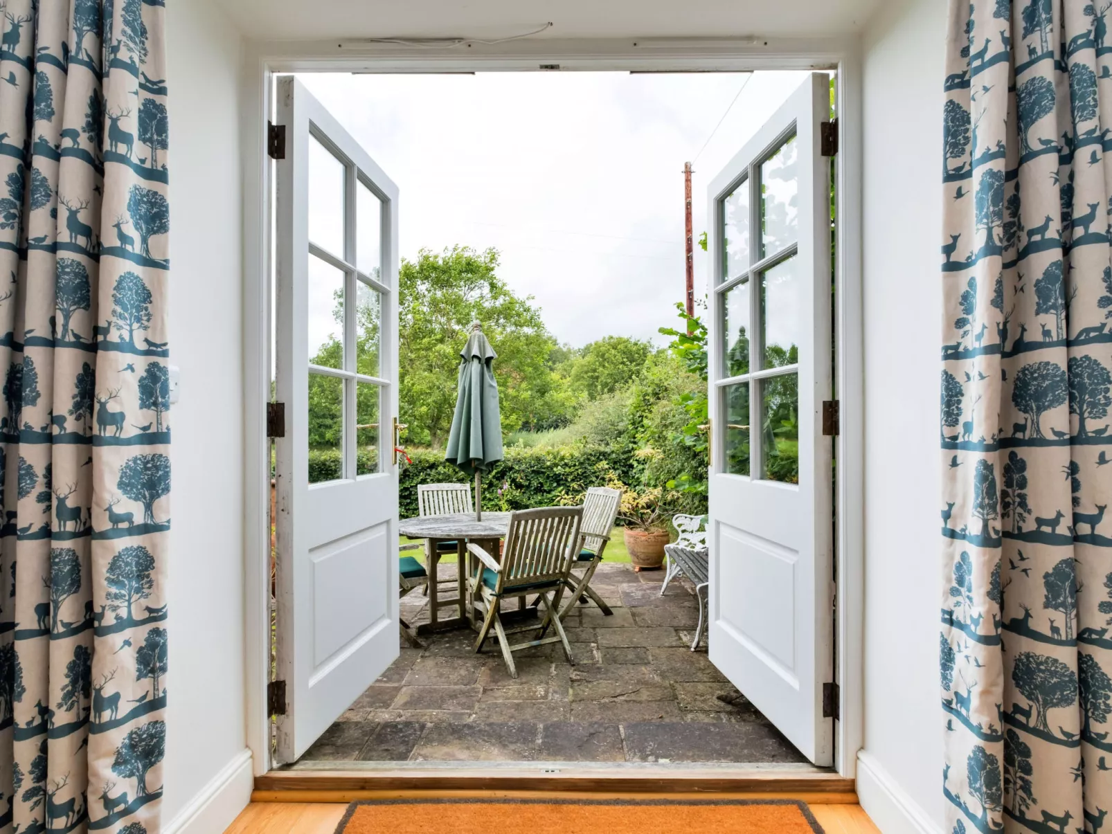 Coach House Wellbeing Retreat-Dehors