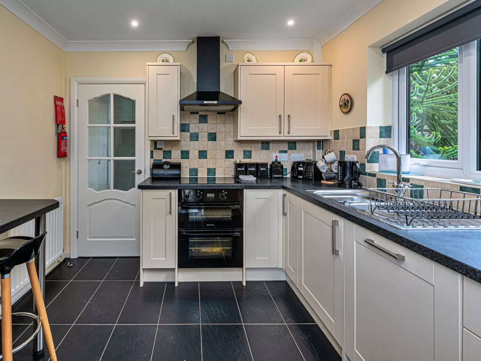 Cesail Y Mynydd-Dedans