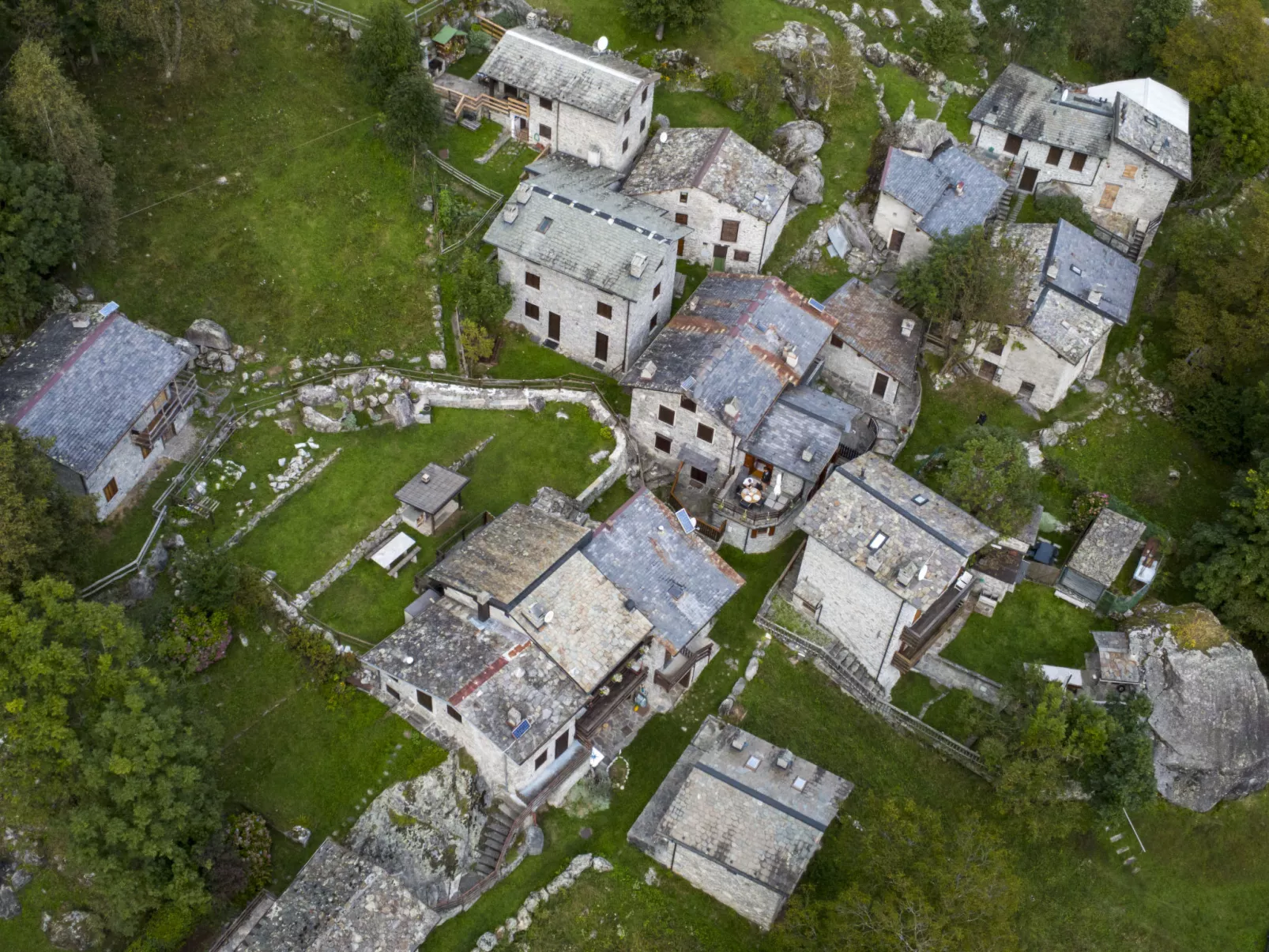 Val di Mello Mountain Flat-Outside