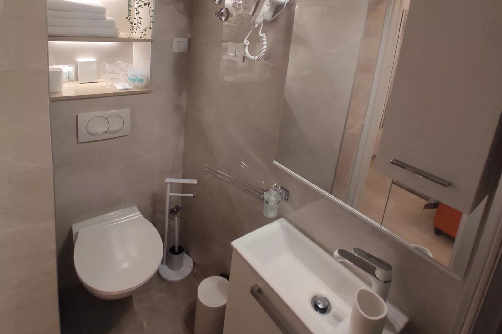 Room Porat 2 with Private Terrace - Double Bedroom with Private Terrace-Salle de bain