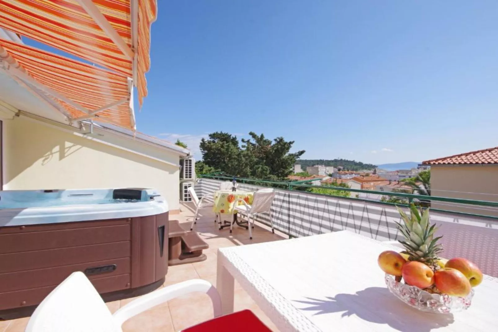 Apartments Ribarević - Three Bedroom Apartment With Terrace and Sea View-Schwimmbad