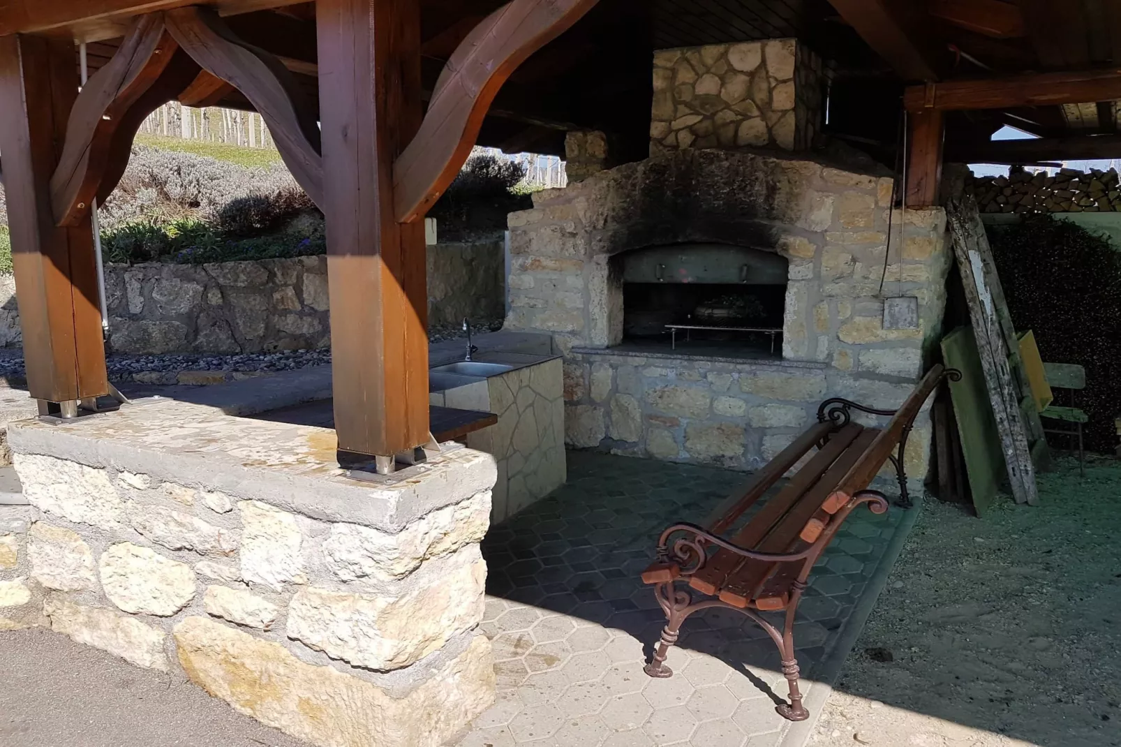 Vivid Hillside Country House with Hot-Tub and Sauna - Two Bedroom Country House