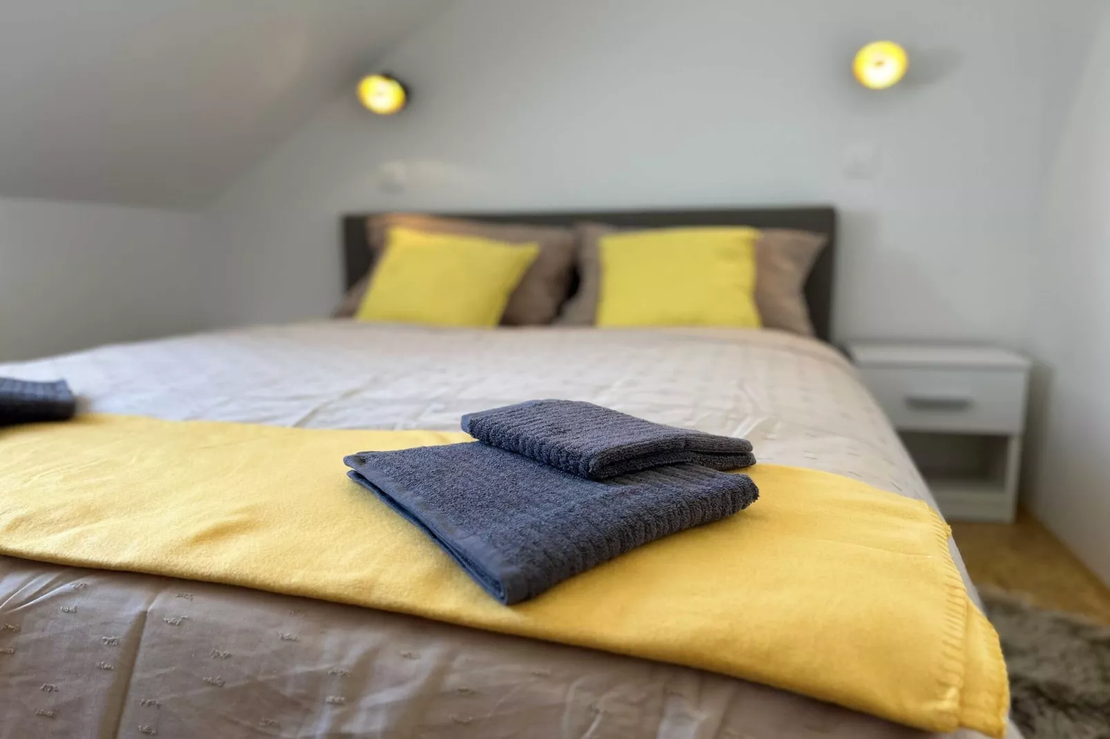 City Modern and Vibrant Apartments Ljubljana - Standard One Bedroom Apartment (owner A3)-Schlafzimmer