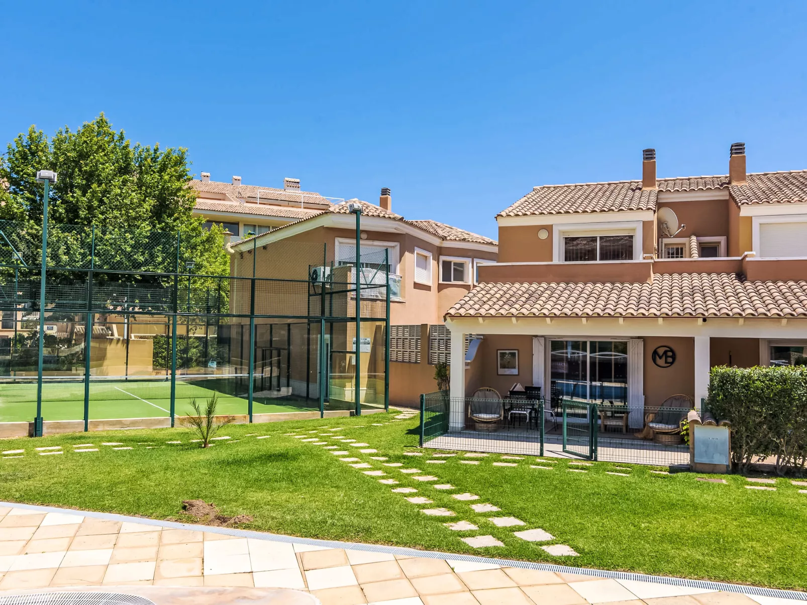 Moreras del Saladar-Outside