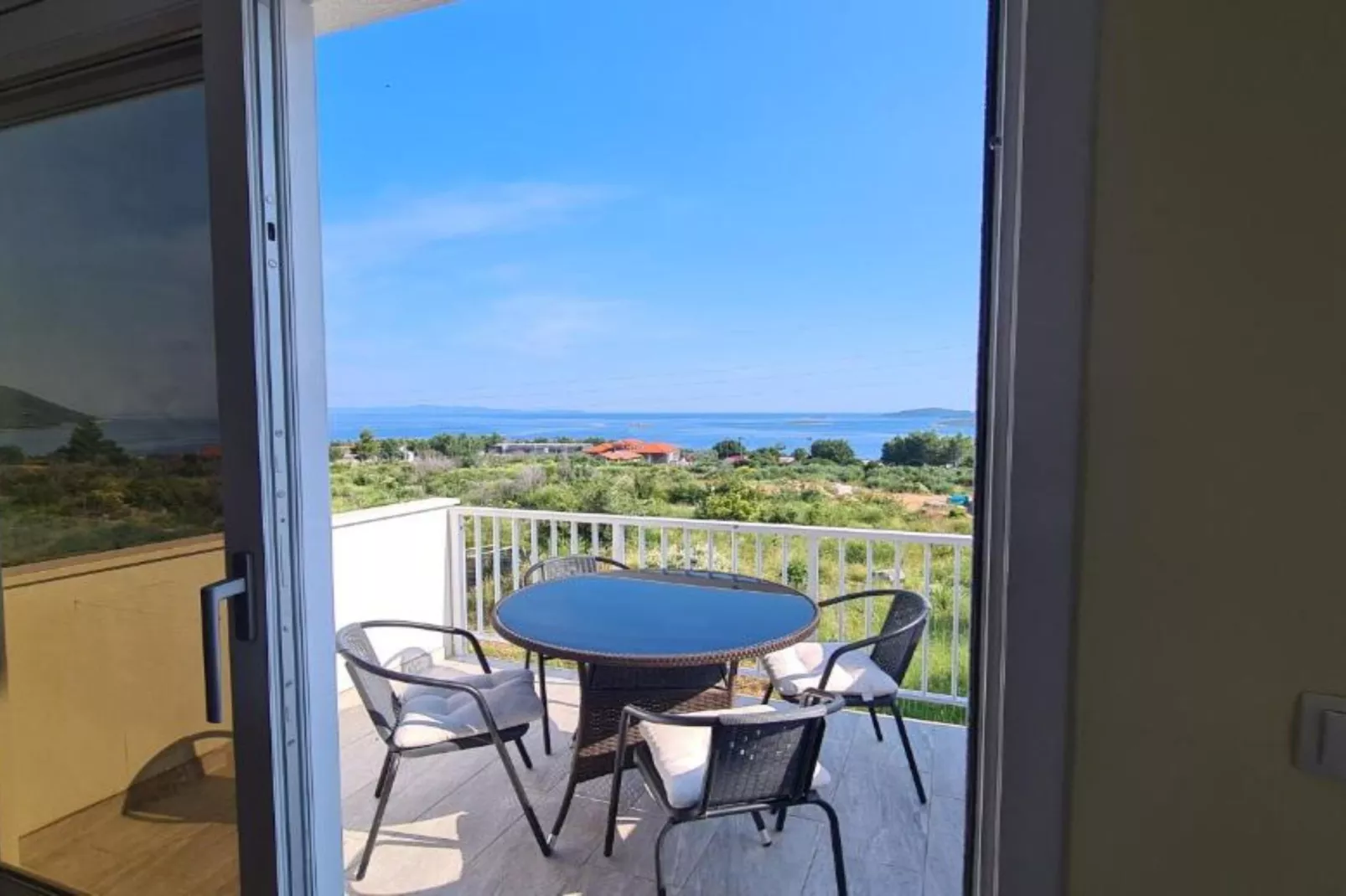 Apartment with One Bathroom-Terrace balcony
